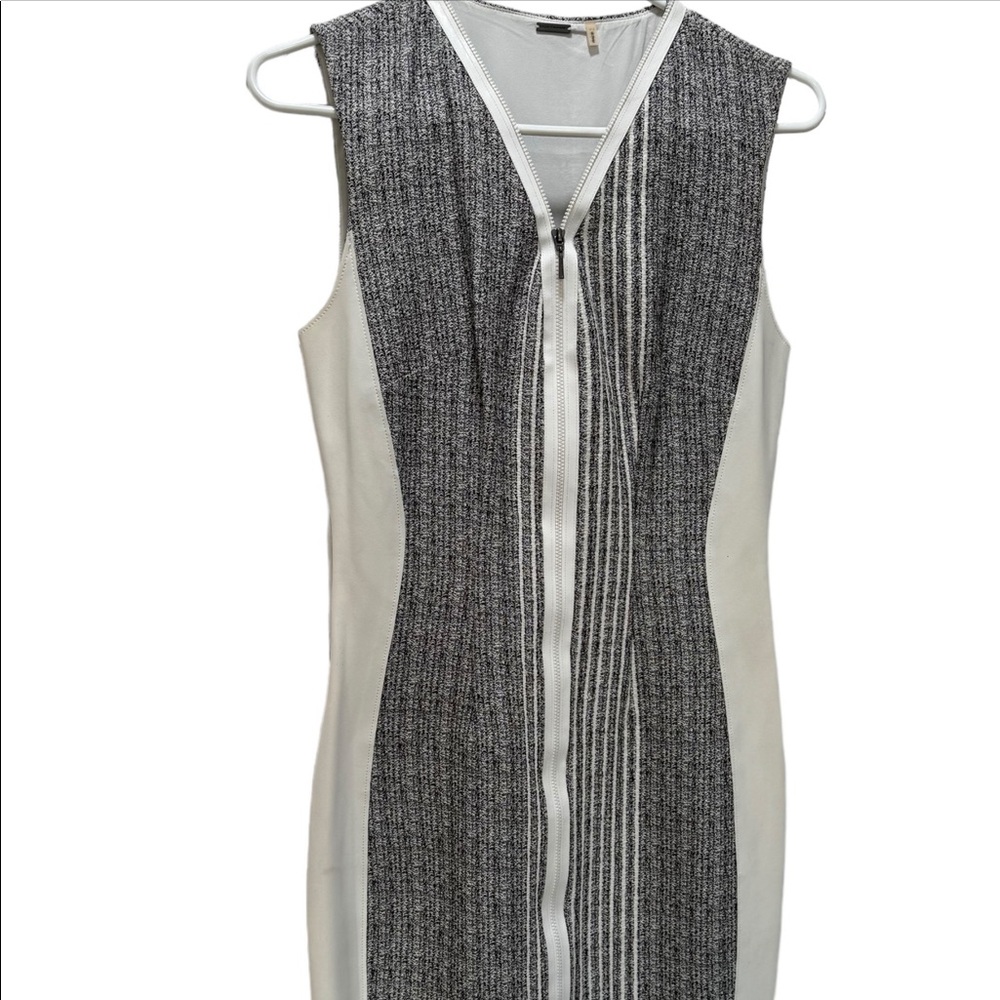 Elie Tahari Mila NWOT dress Sz 4 black & white (SH yellow 1)